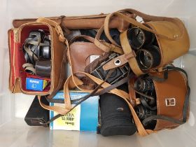 Mixed optics to include 2 cased pairs of binoculars/field glasses, vintage cameras, cased vintage