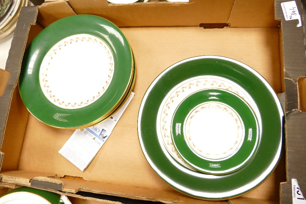 A very large Spode Green Velvet patterned dinner service including gravy boats, tureens, Coffee set, - Image 8 of 8
