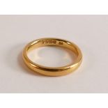 22ct gold hallmarked wedding ring / band 4.47g. 3mm deep, ring size L.