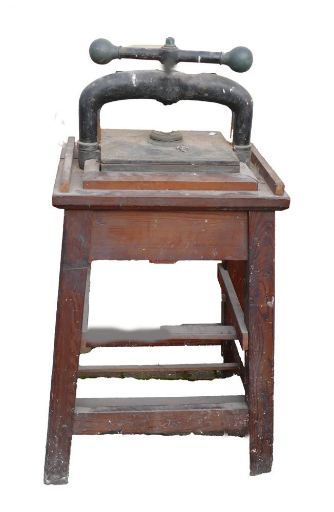 19th century large cast Iron book press on primitive pine base, height 106cm, width 50cm & depth - Image 2 of 3