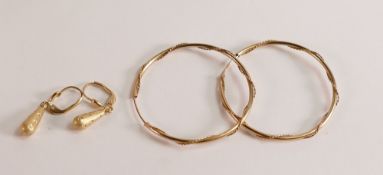 Pair 14ct gold drop earrings, 2g and pair 9ct gold large hoop earrings, 2.2g. (4)