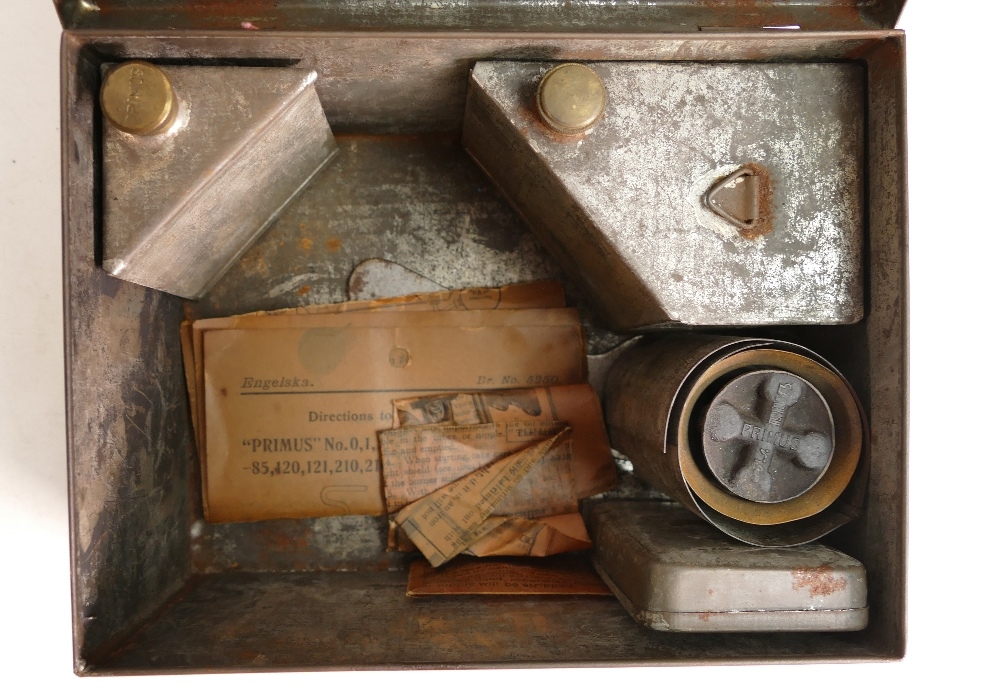 War period, military / Expedition original Primus stove in tin box with all fittings. - Image 2 of 4
