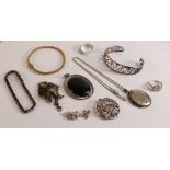 Silver jewellery either hallmarked, stamped 925, silver, sterling or similar, gross weight 102g,