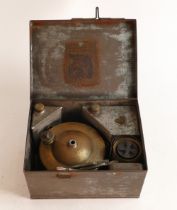 War period, military / Expedition original Primus stove in tin box with all fittings.