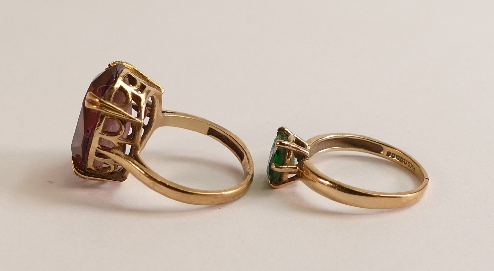 Two 9ct gold ladies dress rings, one set with oval green stone,size L and the other set with oval - Image 3 of 3