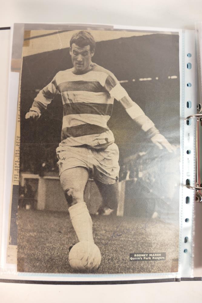 A large collection of signed original pictures including - Gordon Banks, England, Typhoo Tea card - Image 7 of 46