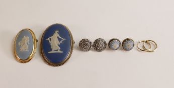 Two Wedgwood jasperware oval brooches and earrings and pair 9ct earrings etc. (8)