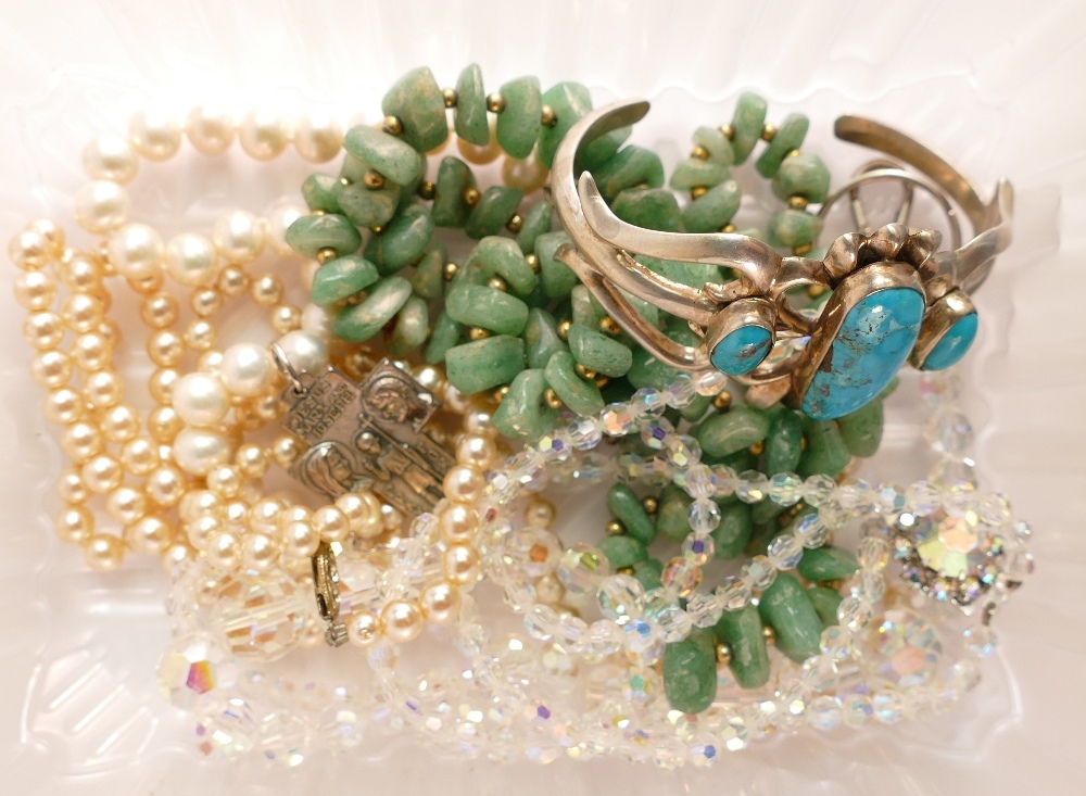 Costume & silver jewellery including silver hallmarked napkin ring, cultured pearls bracelet with - Image 5 of 5