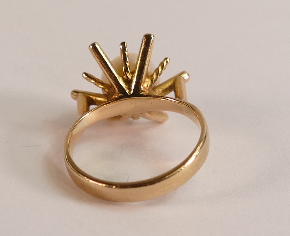 9ct gold ring set with a single pearl, size O, 4.7g. - Image 2 of 3