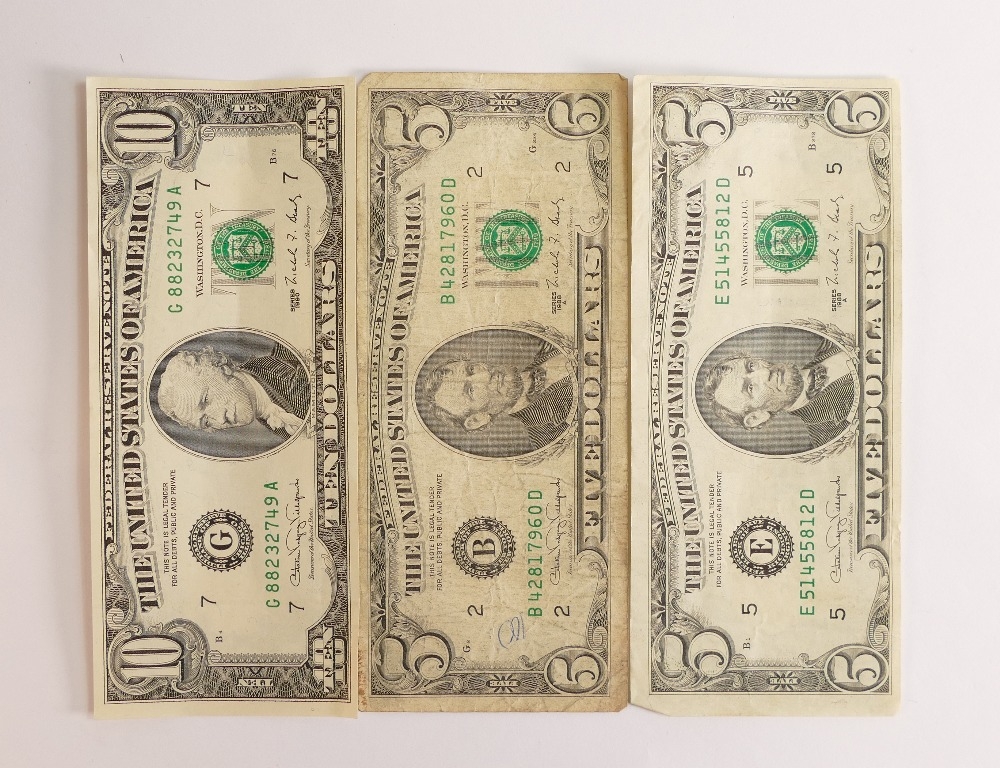$33 USA banknotes c 1980's - 90's. $10 x 1, $5 x 3, $1 x 8, together with a bag of modern UK - Image 2 of 5