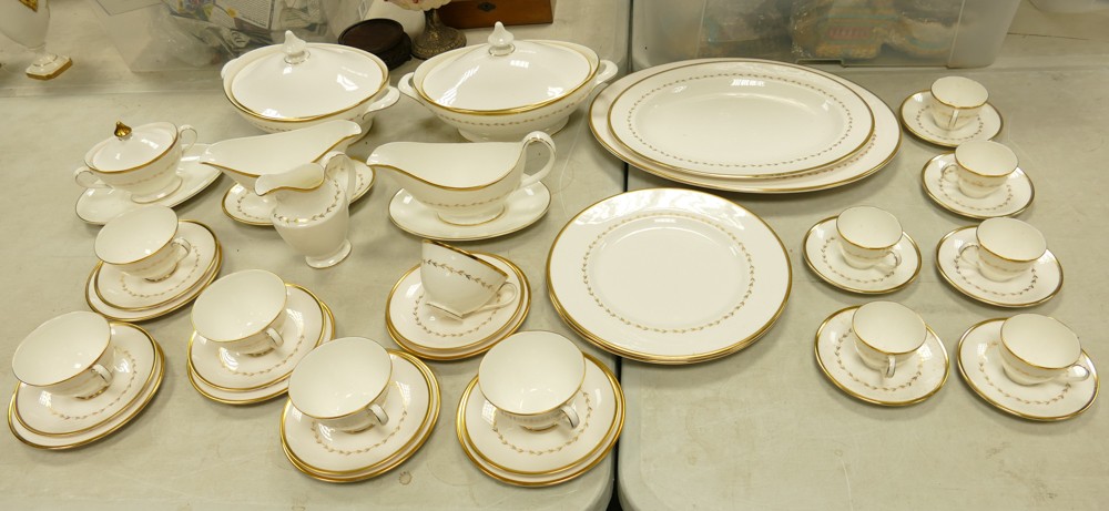 Royal Doulton Covington pattern dinnerware to include 6 x trios, sauce boat, gravy boat & stand, - Image 2 of 2