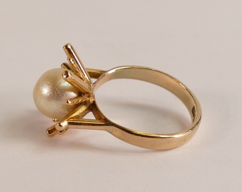 9ct gold ring set with a single pearl, size O, 4.7g. - Image 3 of 3