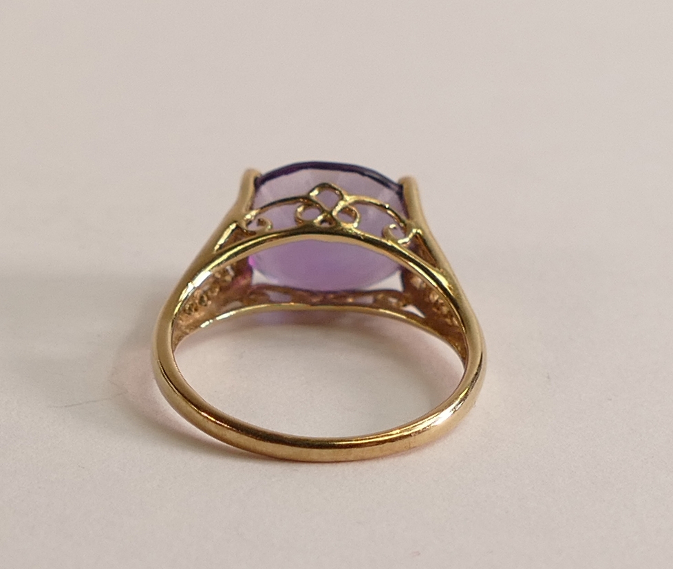 9ct gold ladies dress ring set with oval purple stone, size K, 2.1g. - Image 3 of 3