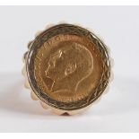 HALF Sovereign 1913, set in 9ct gold ring mount. Ring size O, gross weight 10.36g.