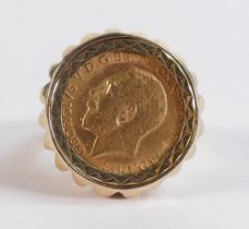 HALF Sovereign 1913, set in 9ct gold ring mount. Ring size O, gross weight 10.36g.