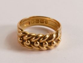 18ct gold hallmarked gents knot ring size N, weight 7.43.