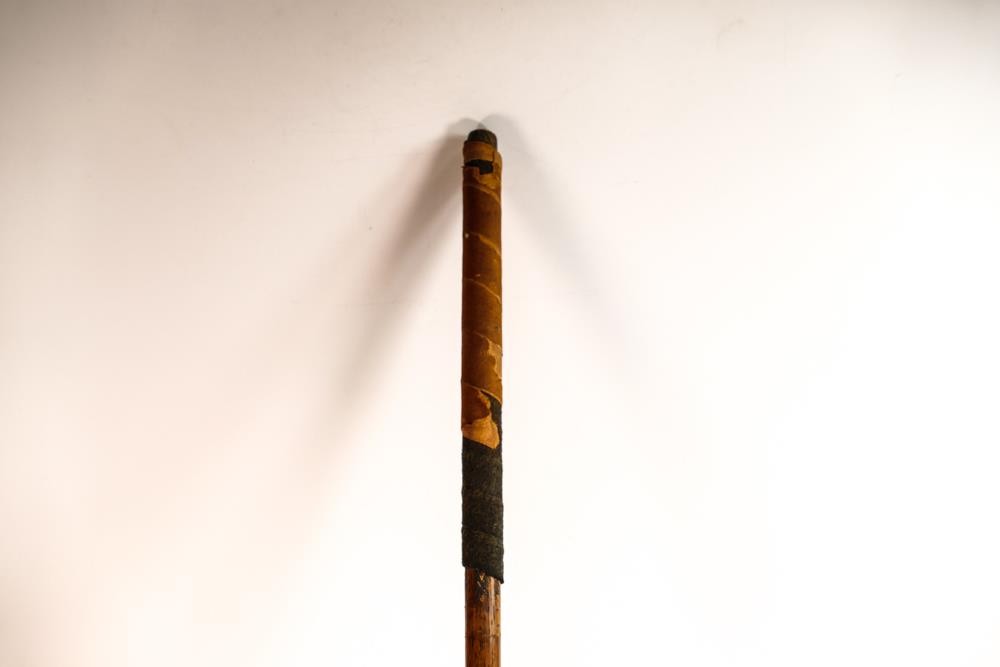 Late 19th century long nosed golf club. - Image 2 of 5