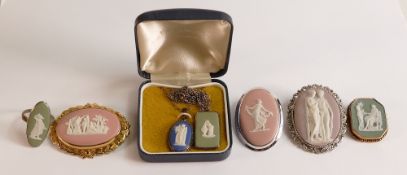 A collection of Wedgwood jasperware jewellery items including 9ct gold green jasperware brooch,