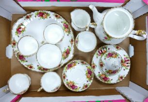 Royal Albert Old Country Roses 21 piece teaset together with large cake plate (first and second