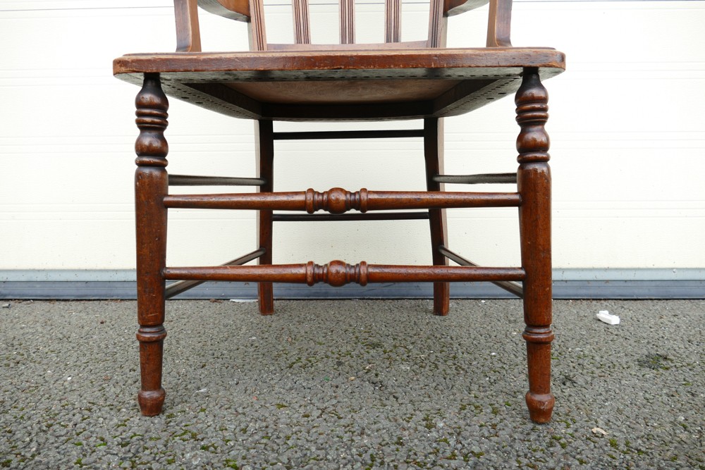 An Early 20th century Armchair. Carved pediment and back with turned supports and stretcher. Panel - Bild 4 aus 4