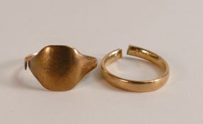 2 x 9ct gold rings, both damaged for scrap, 4.7g.