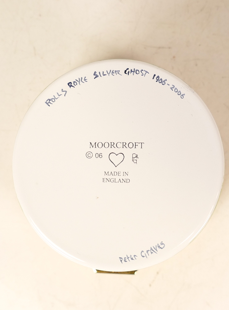 Moorcroft enamel Rolls Royce Silver Ghost round lidded box by Peter Graves . Boxed , Diameter 7.5cm - Image 5 of 5