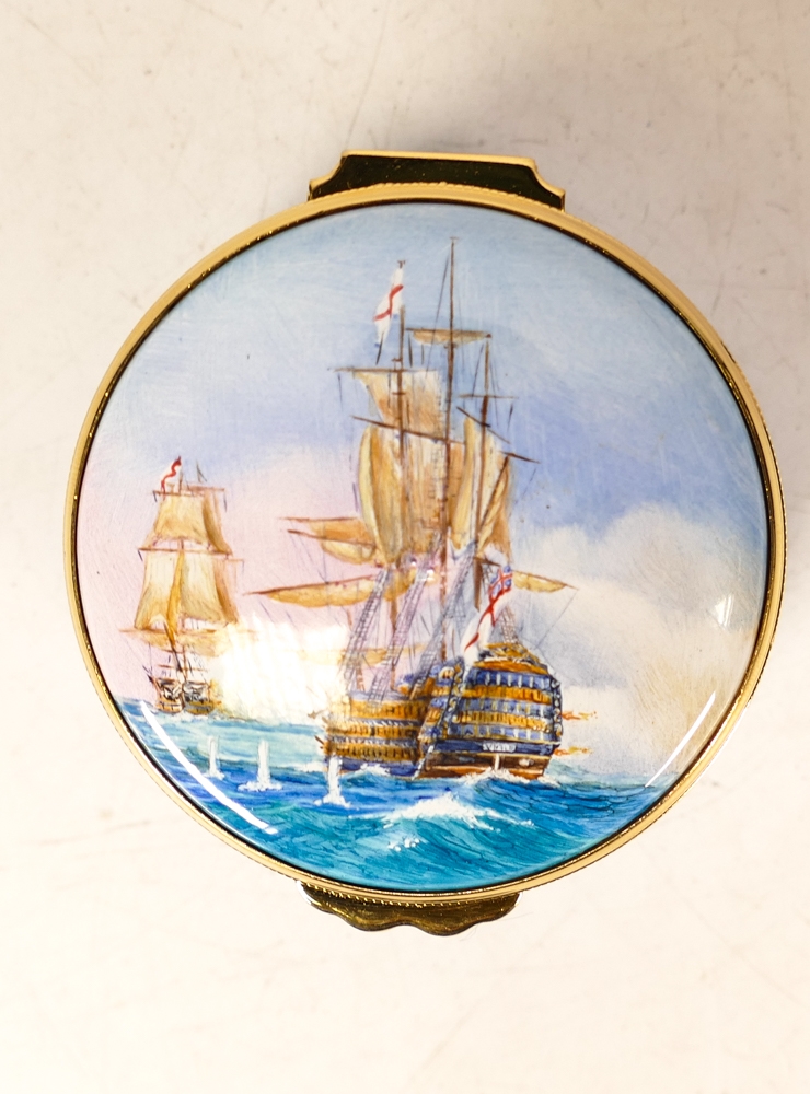 Moorcroft enamel Ship round lidded box by Peter Graves , Trial piece dated 25/5/04. Boxed , Diameter - Bild 4 aus 5