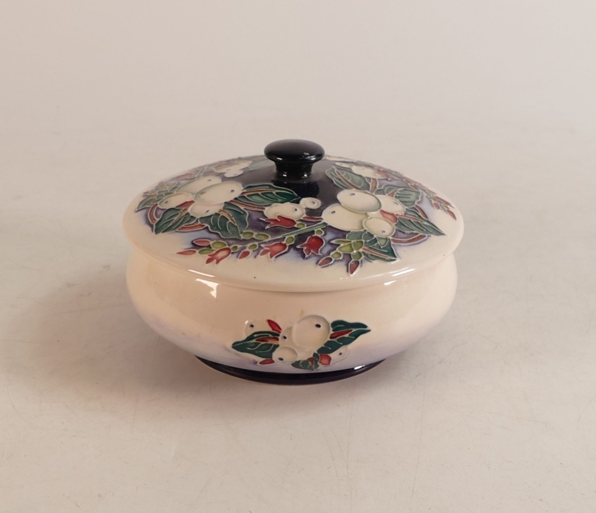 Moorcroft Snowberry circular lidded box, dated 2002, signed by Emma Bossons on 26/6/05, diameter