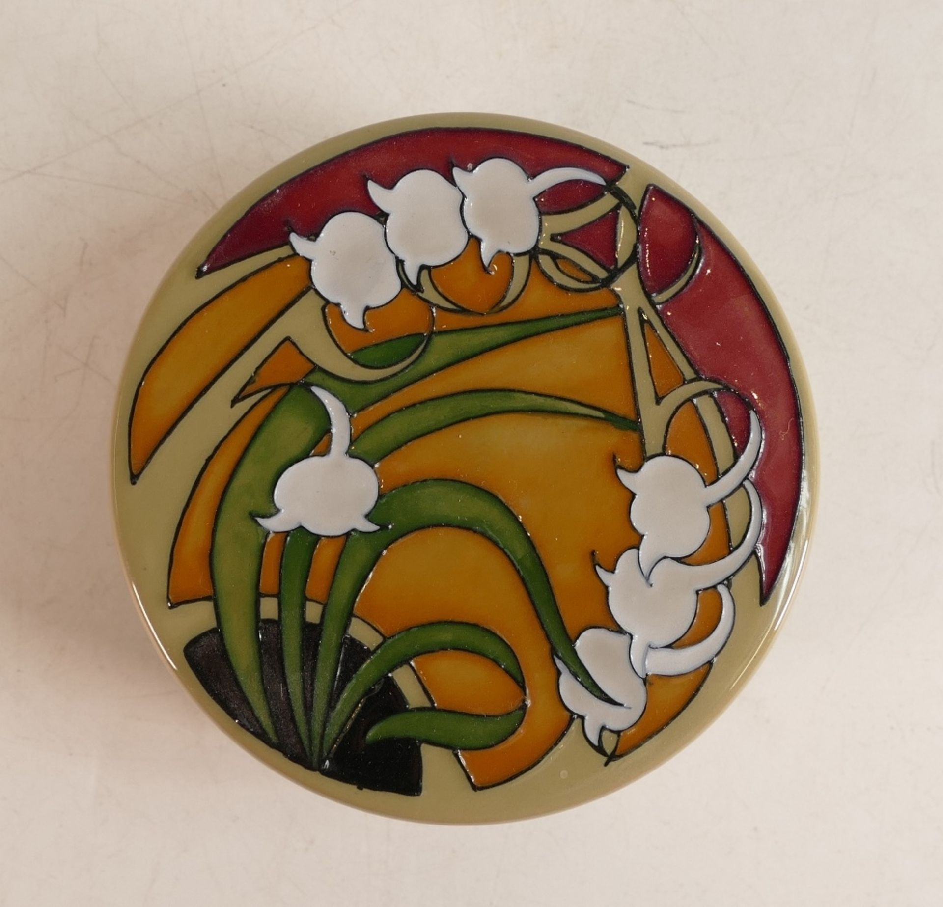 Moorcroft Fleurs Deco floral patterned lidded box, dated 2013, diameter 11cm - Image 3 of 3