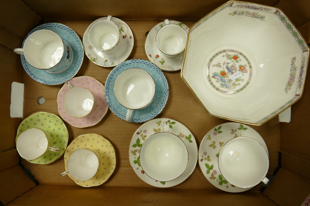 A mixed collection of Wedgwood to include wild strawberry cups & saucers, 3 polka dot cups &