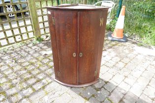 George III Corner Cupboard. Two Hinges are Later Replacements. Height: 98cm