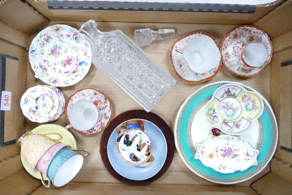 A mixed collection of items to include decorative wall plate, Royal Albert cups and saucers, glass