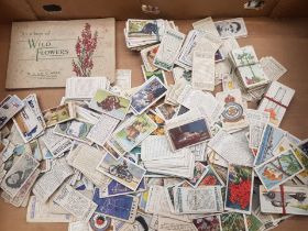 A collection of mainly loose cigarette cards, Wills, Gallaher, John Players Special etc, various