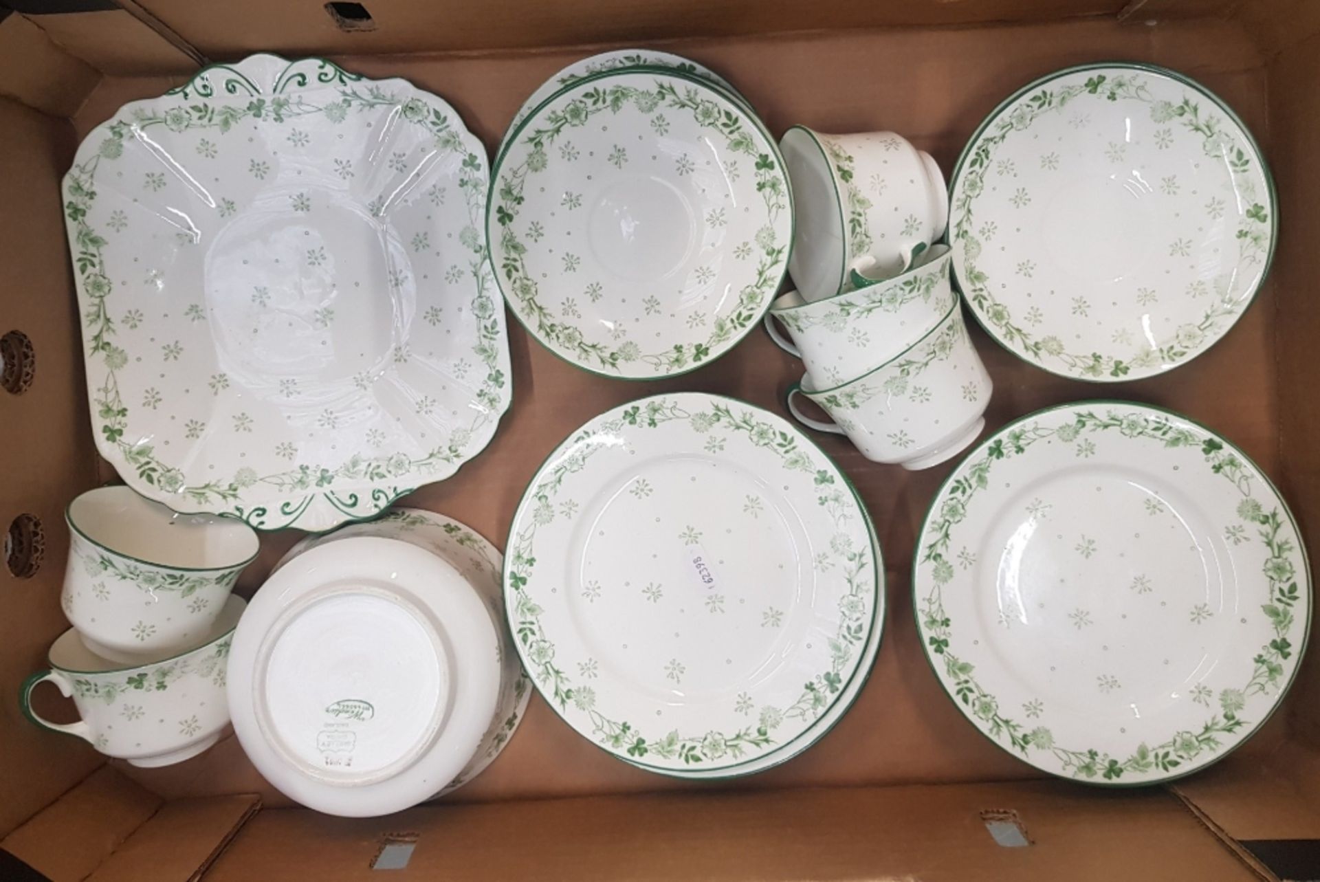 Shelley 'Windsor' patterned tea ware items 5 cups, 11 saucers, 10 side plates, cake plate and a