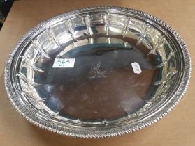 Sterling Silver bowl, with Liver bird or similar decoration to the centre of the bowl, 701.1g.