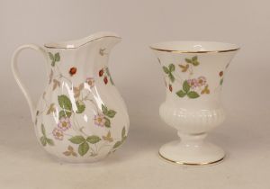 Boxed Wedgwood Wild Strawberry Pattern Water Jug & Vase, height of tallest 14cm(2)