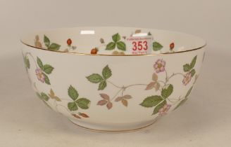 Boxed Wedgwood Wild Strawberry Pattern Fruit Bowl, diameter 20.5cm