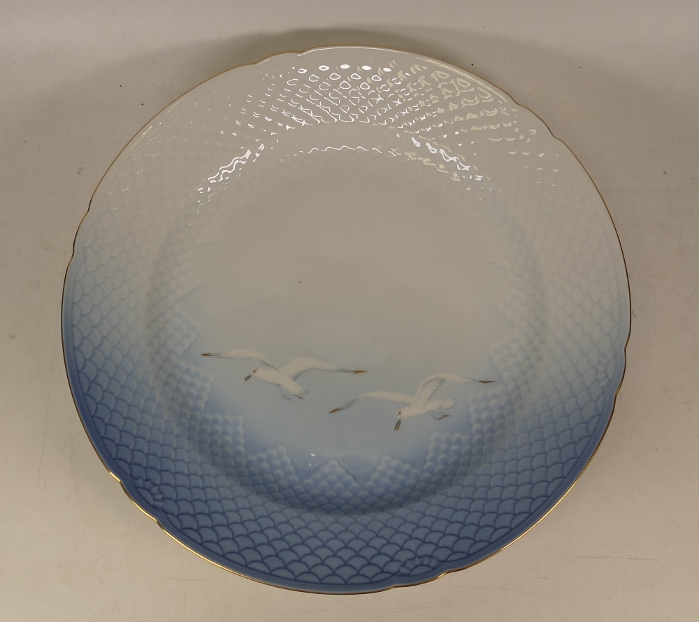 B&G Copenhagen decorative plate decorated with Gulls, diameter 32cm