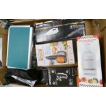 A mixed collection of Items to include Rozia Pro Bald Head Shaver, Babyliss Mens Hair trimmer, cased