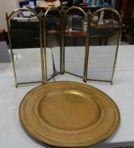 Fireguard together with large brass plaque, diameter 58cm