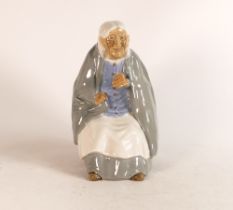 Wade large Irish porcelain figure Herself, height 12.5cm