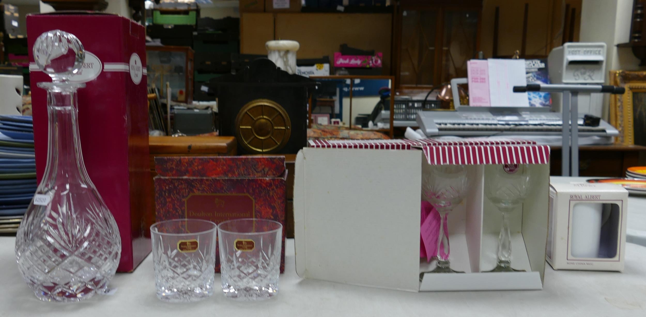 A Collection of Boxed Royal Albert Crystal Glassware to include Decanter, Three Sets of Two Wine - Bild 4 aus 4