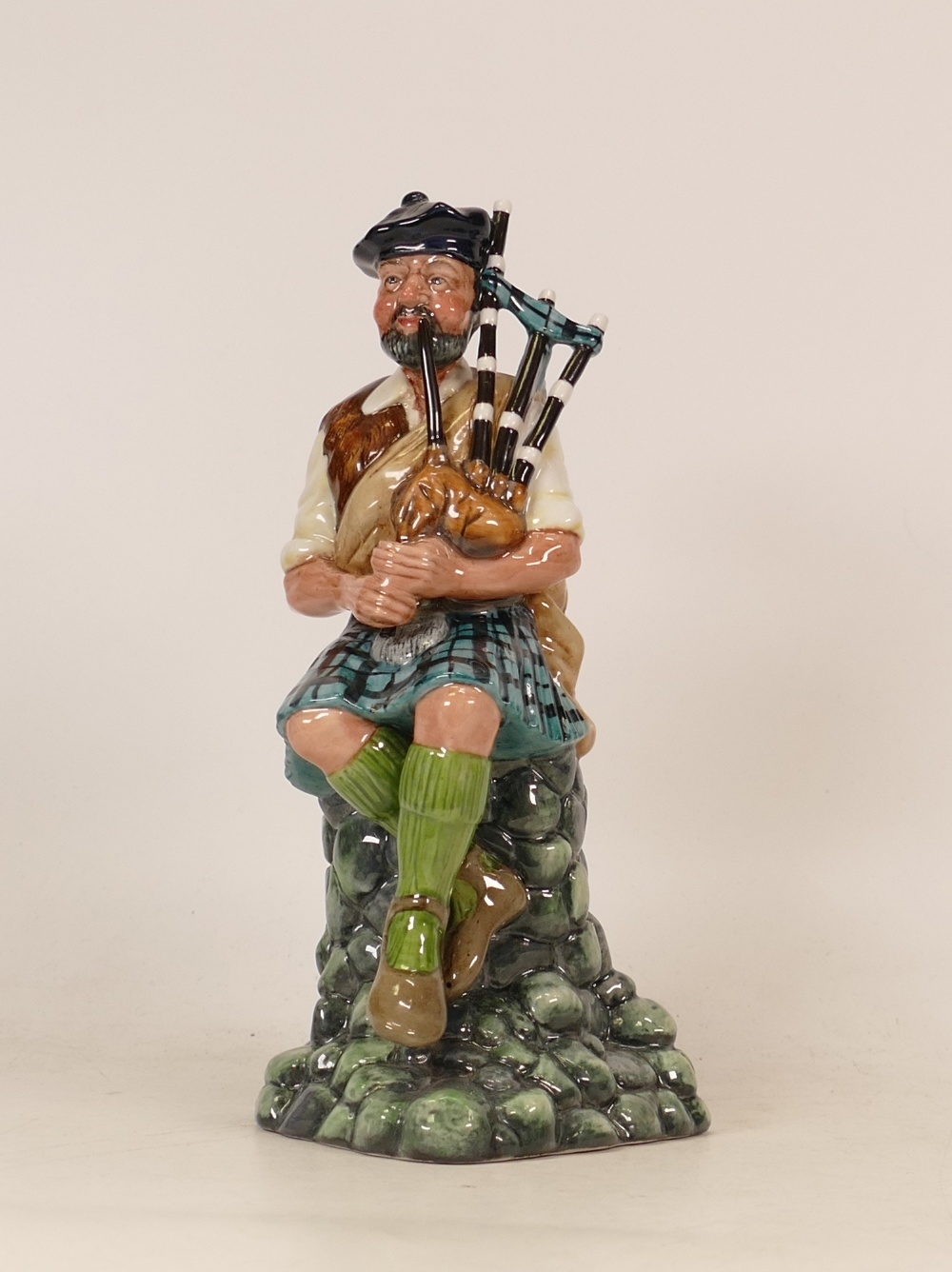 Royal Doulton Character figure The Piper Hn2907