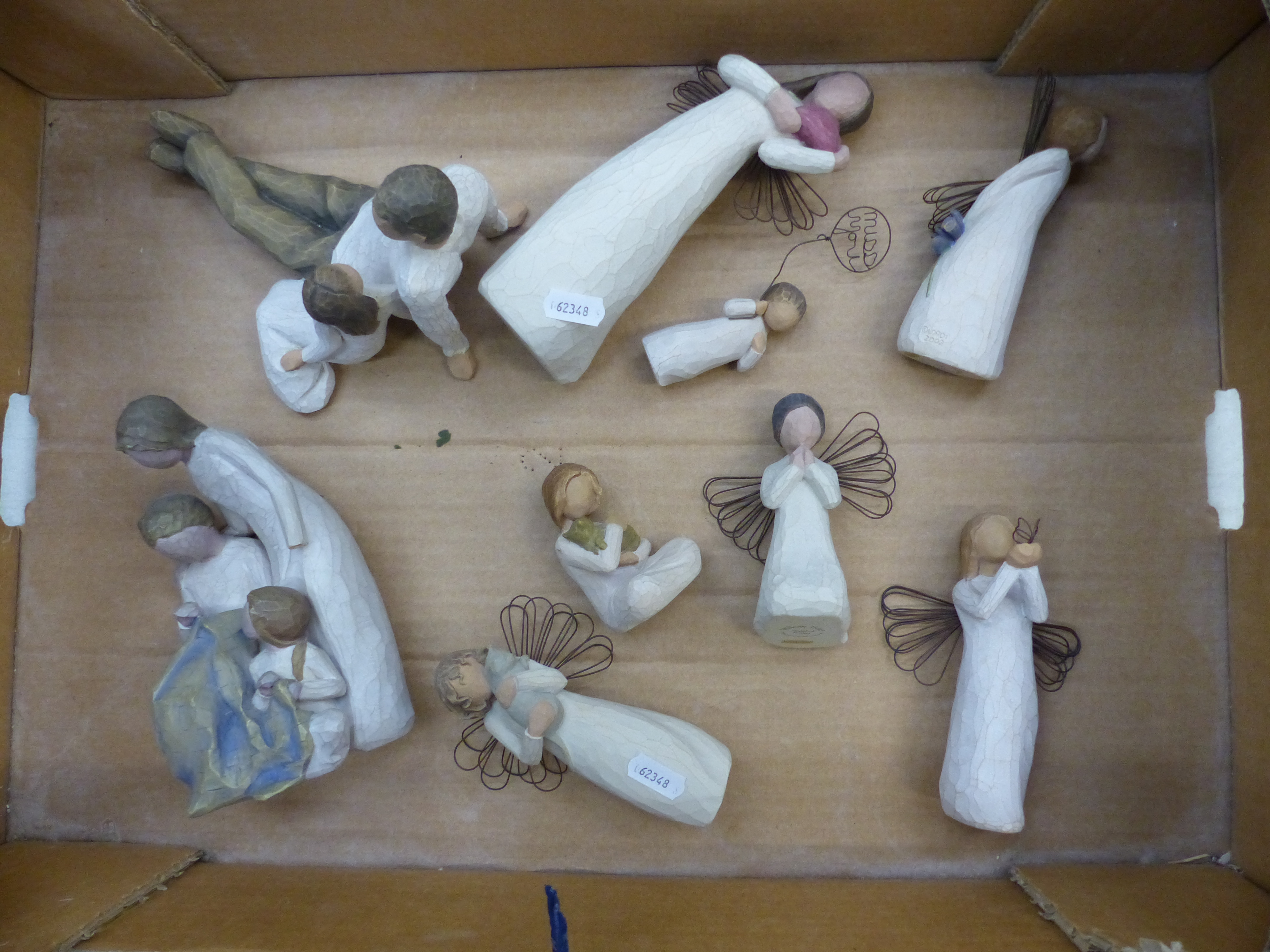 A collection of 9 Willow tree resin figures (1 tray)