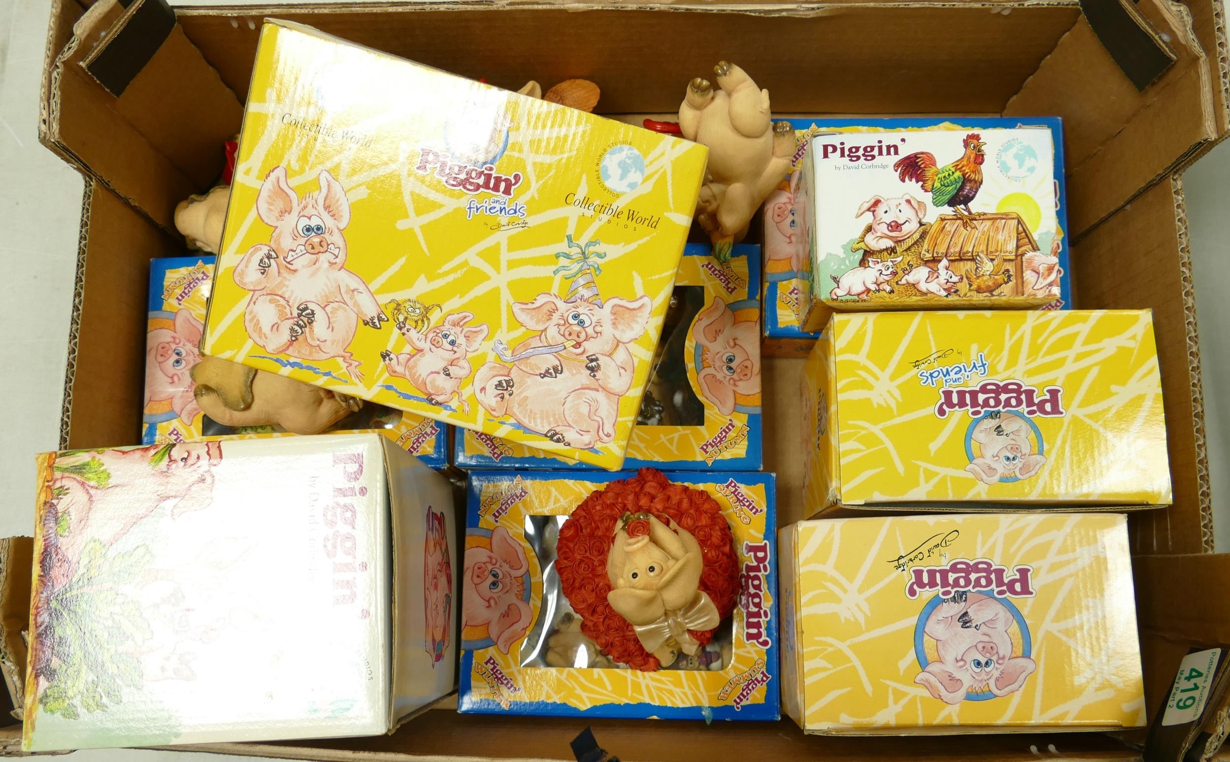 A collection of Piggin items including four season wall plates and various figures (1 tray)