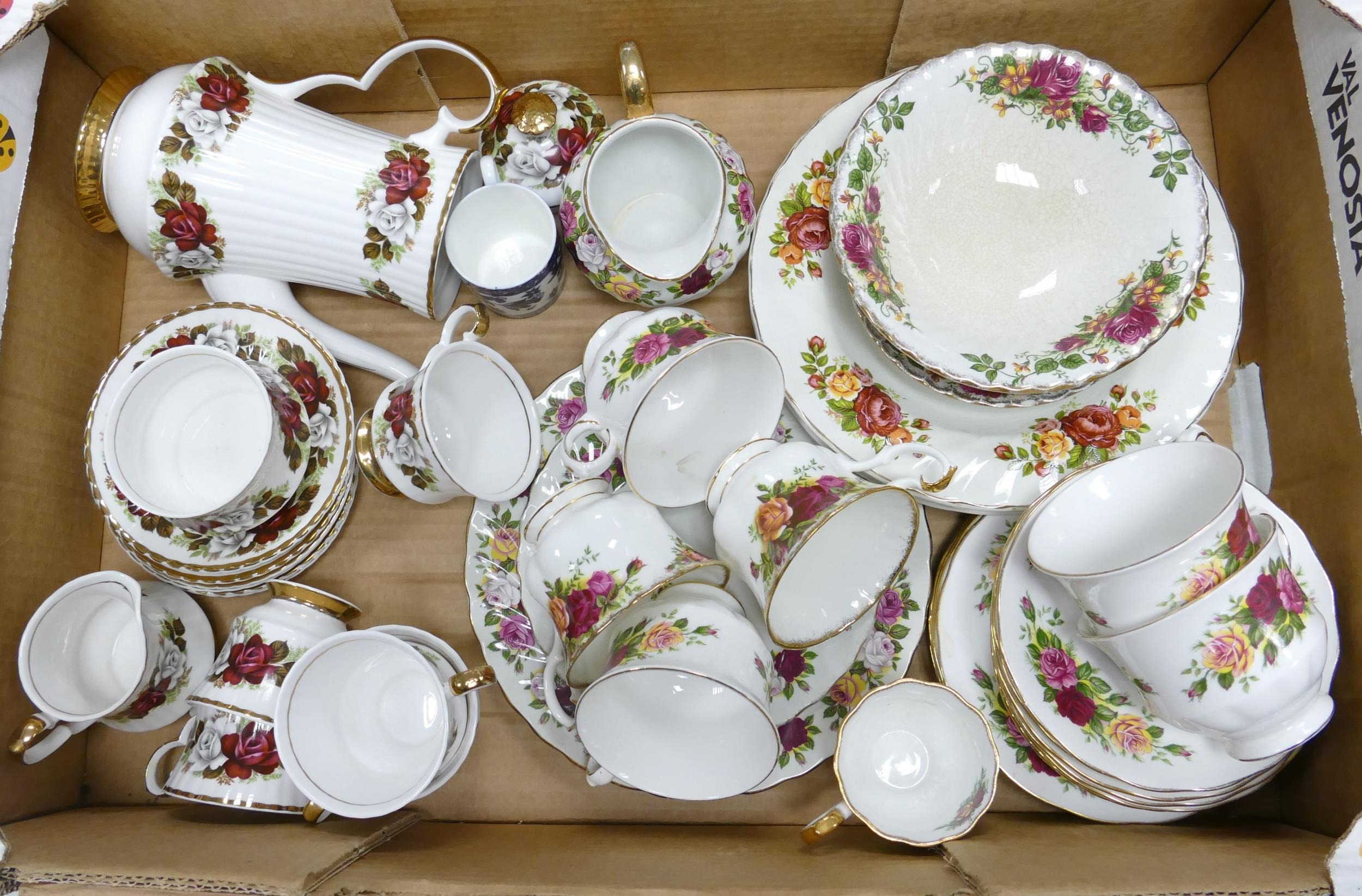 A collection of various floral tea and dinnerware from Washington Potteries, Royal Albert Old - Image 2 of 2