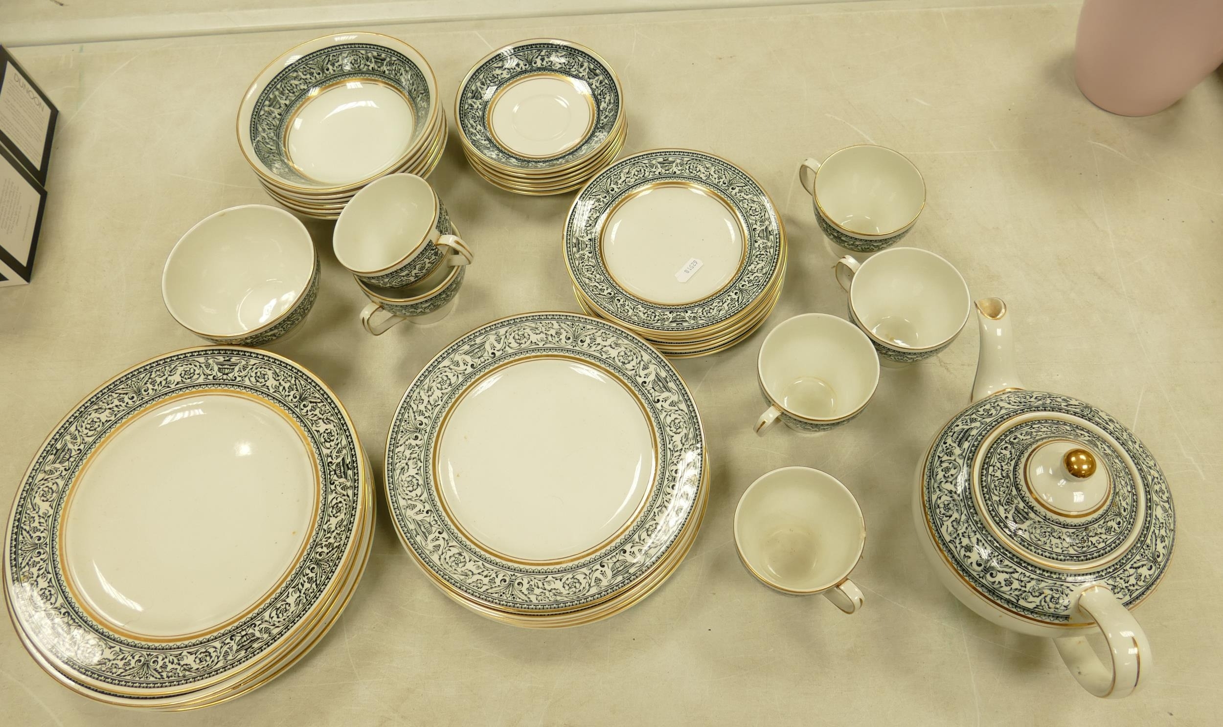 Woods and Sons Saracen patterned tea and dinner ware to include bowls, dinner plates, salad
