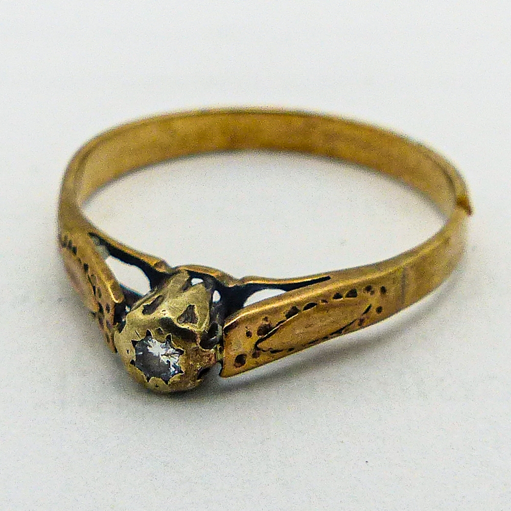 9ct diamond solitaire ring, size O, 1.7g.