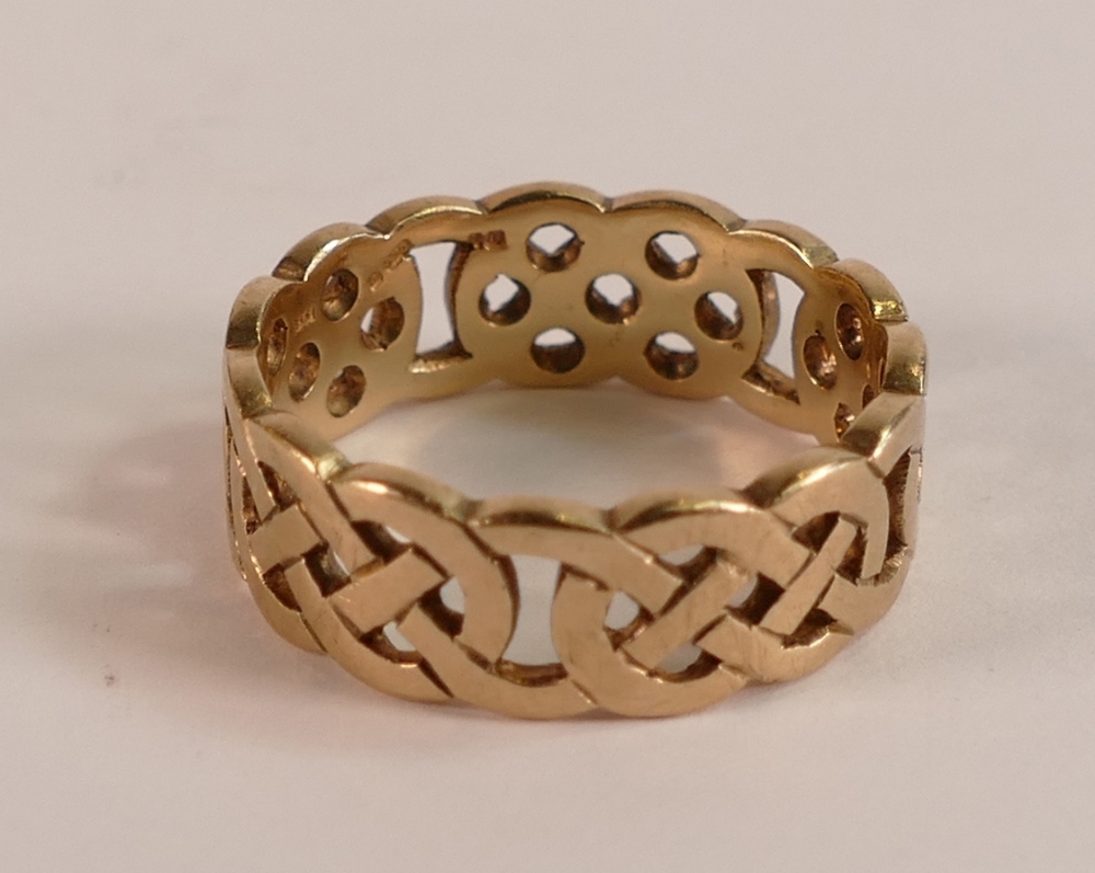 9ct gentleman's endless knot design ring, size x/y, 7g.