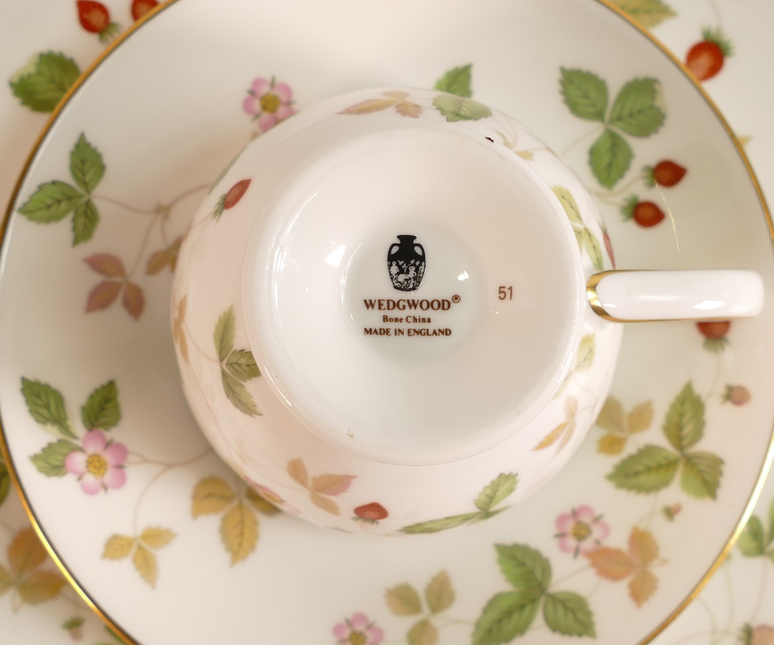 A collection of Wedgwood Wild Strawberry tea and dinner ware to include - 6 trios, sugar bowl, - Image 2 of 4